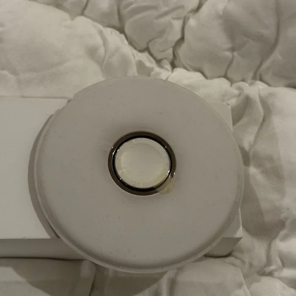 Apple Watch with Gold Band - Picture 5 of 12